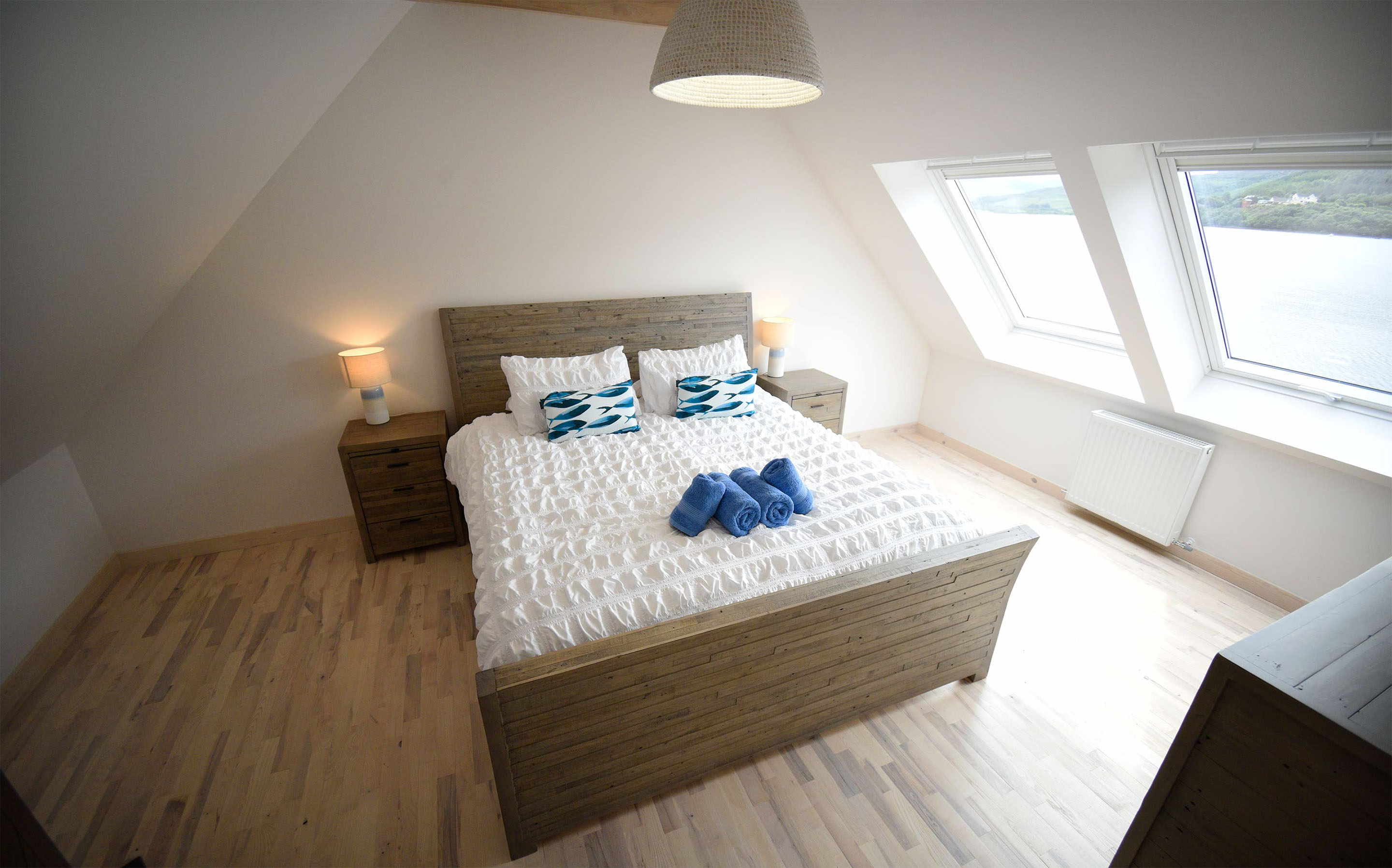 Stay in Portree Bay luxury self catering accommodation contains Super King size double rooms with sea views