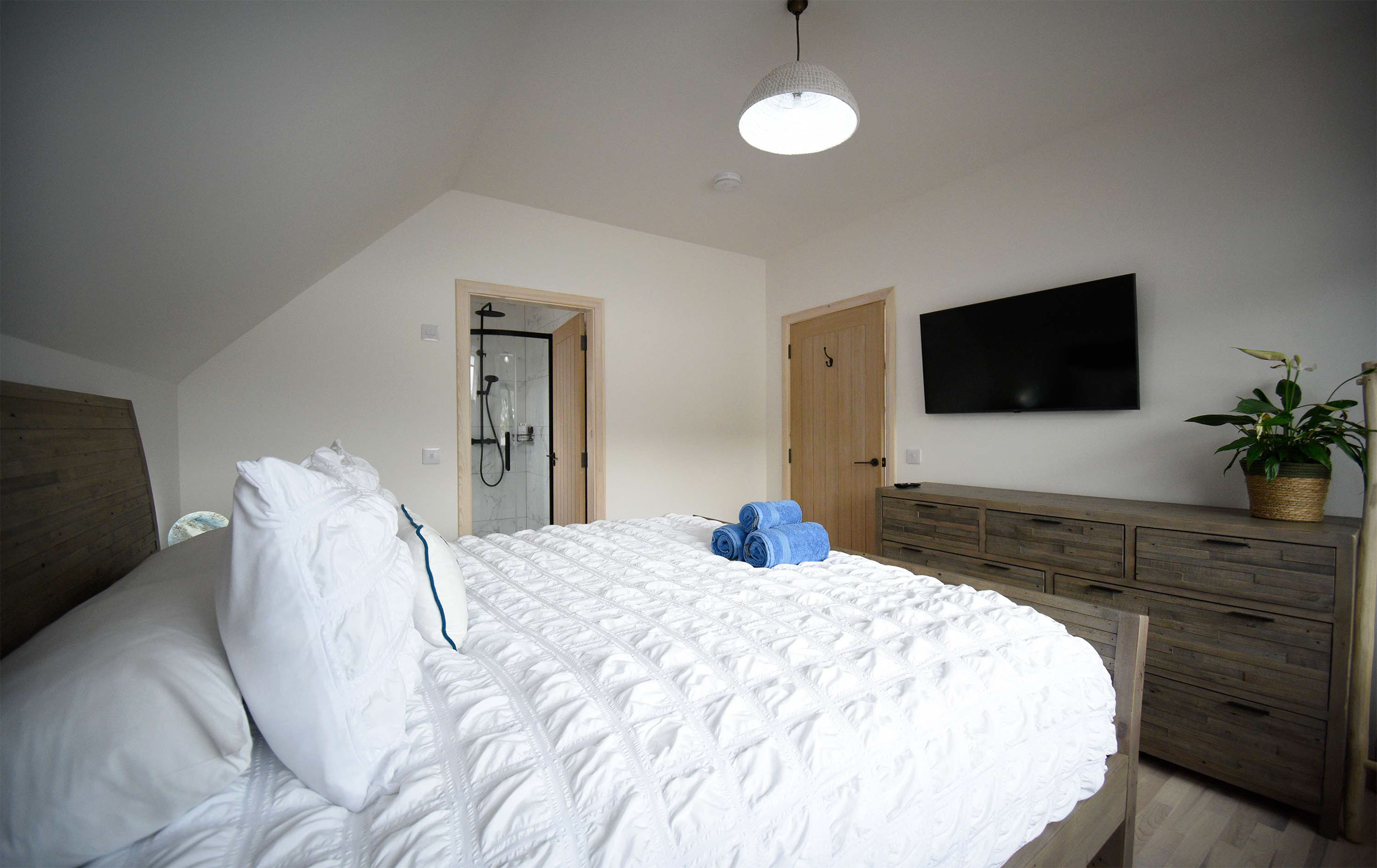 Relax and unwind when you stay at Slignich House luxury self catering accommodation with sea views of Portree Bay